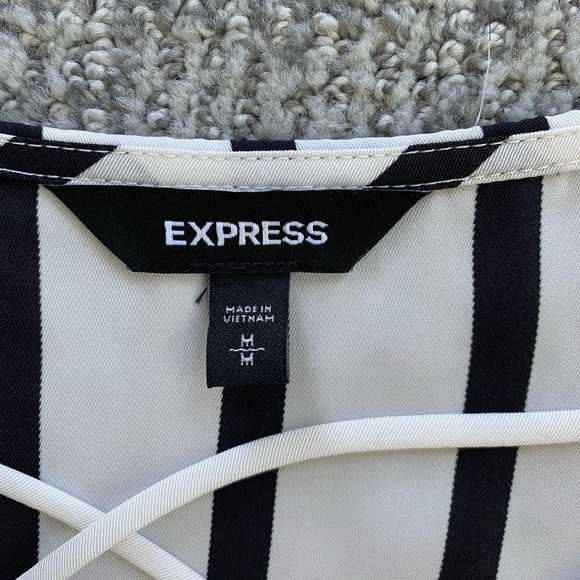 Gorgeous Striped Express Blouse - Picture 8 of 12